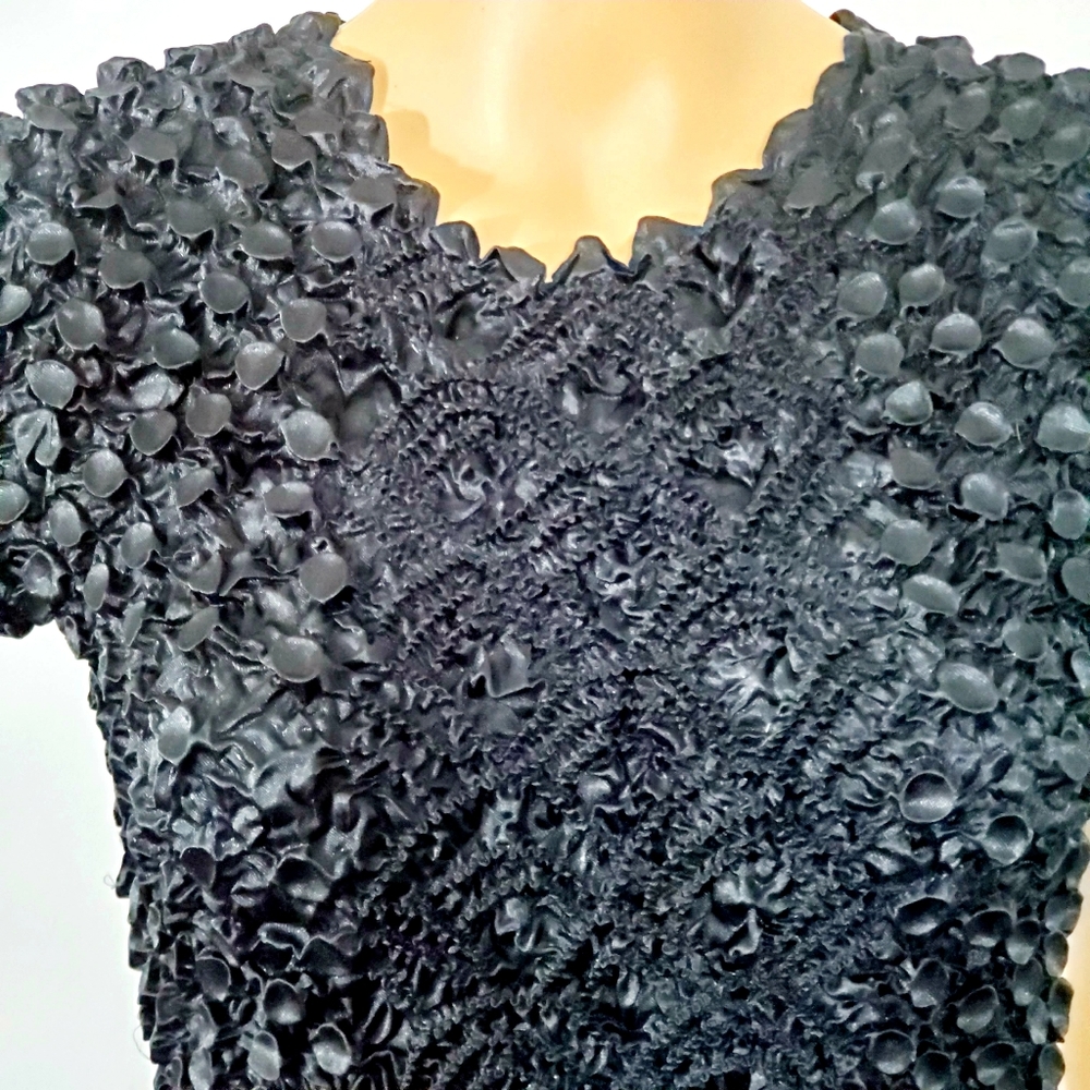 Black Stretchy Textured Short Sleeve Top Size OSFM - Picture 5 of 7